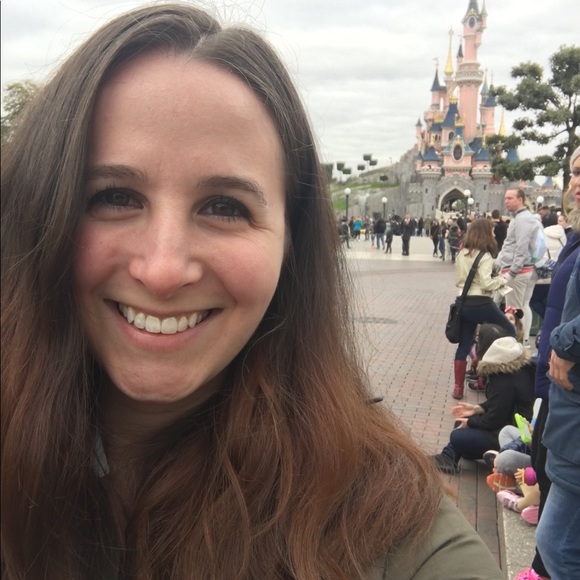 Meet your Posher, Kristine - Picture 1 of 1